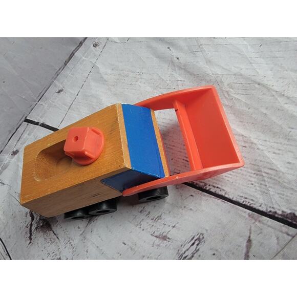 Vintage 1971 wood, wind up Toy construction Truck Mattel Made Hong Kong - Picture 3 of 7